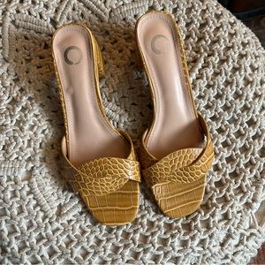 NWOT Marigold Snake Skin Heels